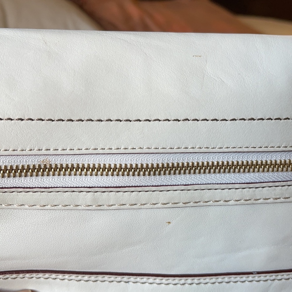 ⛔REDUCED⛔Winter White leather Coach clutch bag. - Picture 4 of 5